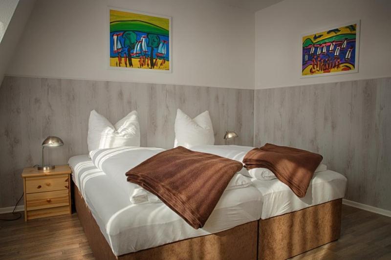 H&H Apartments Im Herzen Der Stadt In Der Lange Strasse Geraeumig Ruhig Mit Kueche Und Esstisch Greifswald Dış mekan fotoğraf