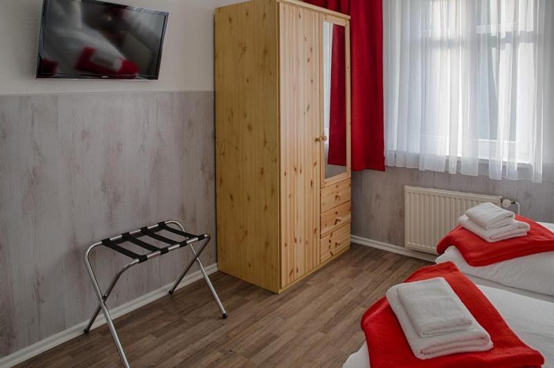 H&H Apartments Im Herzen Der Stadt In Der Lange Strasse Geraeumig Ruhig Mit Kueche Und Esstisch Greifswald Dış mekan fotoğraf